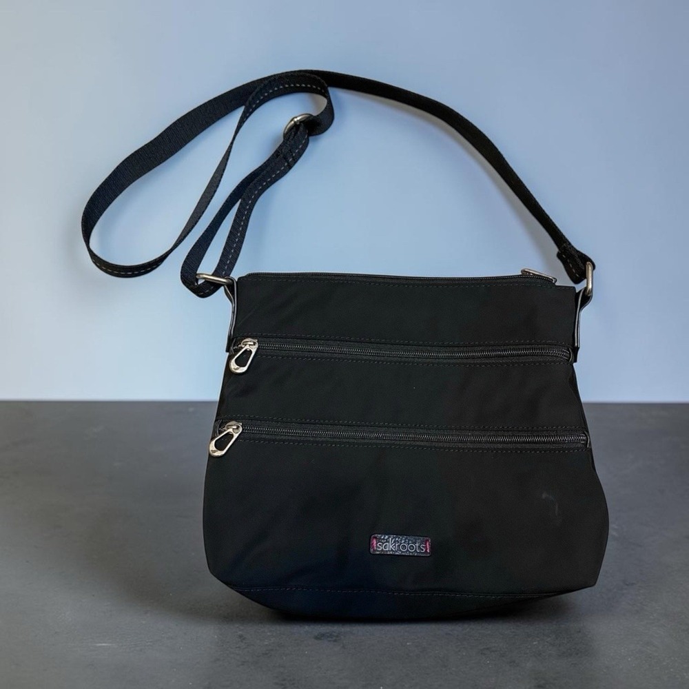 Sakroots Crossbody Bag 10x9" Black Nylon Pockets Everyday Travel Lightweight